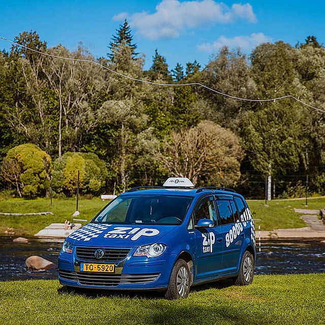 Zip taxi valmiera - izsauc taksi 08