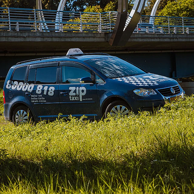 Zip taxi valmiera - izsauc taksi 06